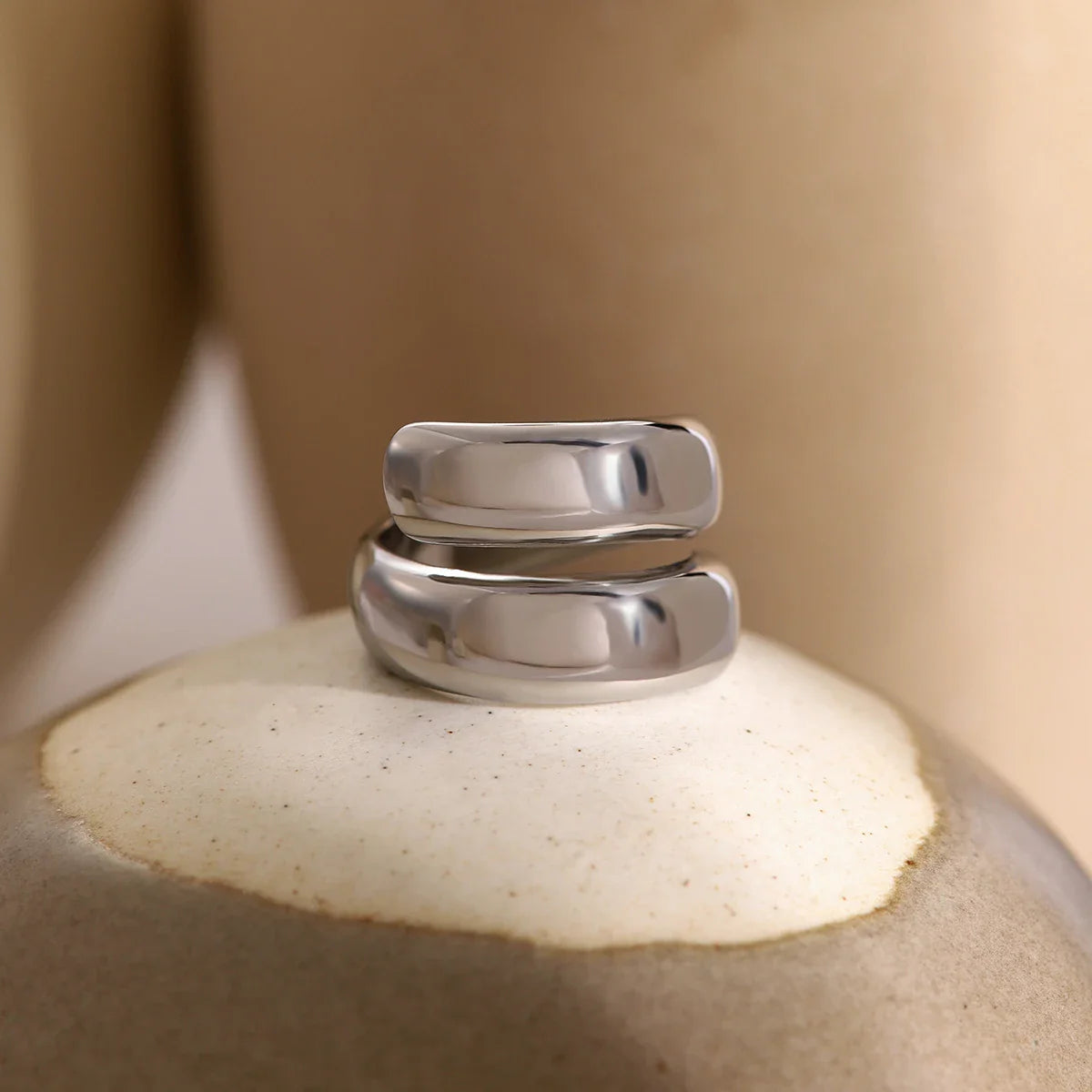 18k Modern Wrap Around Flat Ring