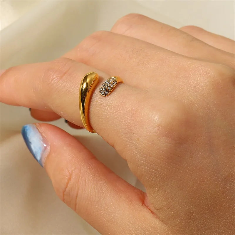 18k Dainty Diamond Tip Wrap Around Ring