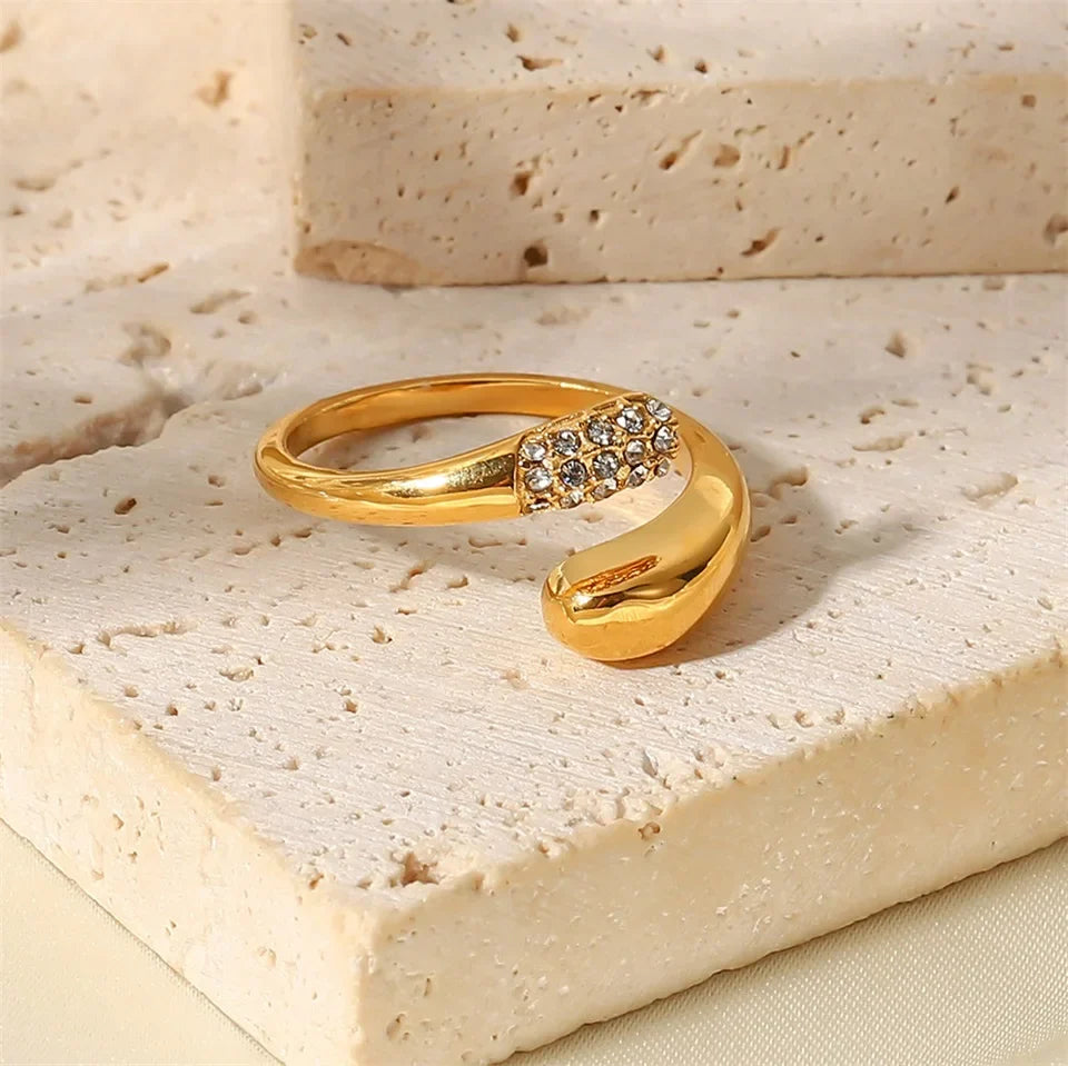 18k Dainty Diamond Tip Wrap Around Ring