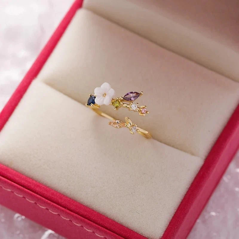 Dainty Floral Diamond Leaf Ring